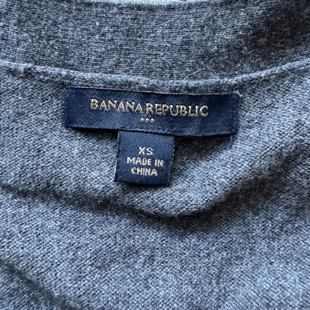 Banana Republic Vintage sweater, like new - Picture 2 of 3